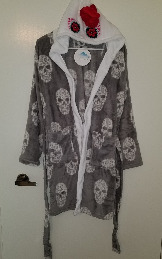 Sugar Skull Hooded Robe - Picture 6 of 6